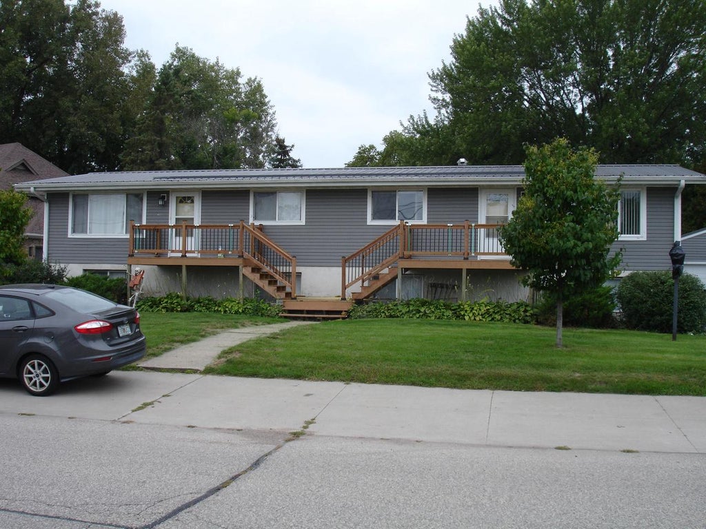 Photo of 1409 Nakomis AVENUE #1411, La Crosse, WI 54603 (MLS # 1982274)