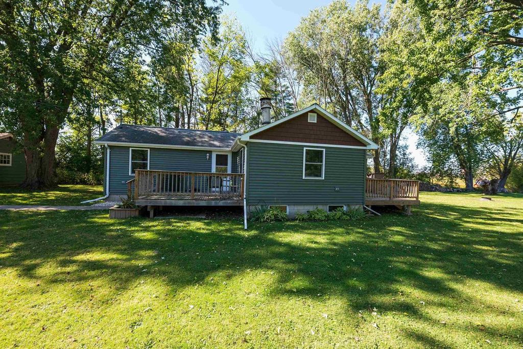 Photo of 8096 Channel LANE, Omro, WI 54963 (MLS # 50322444)