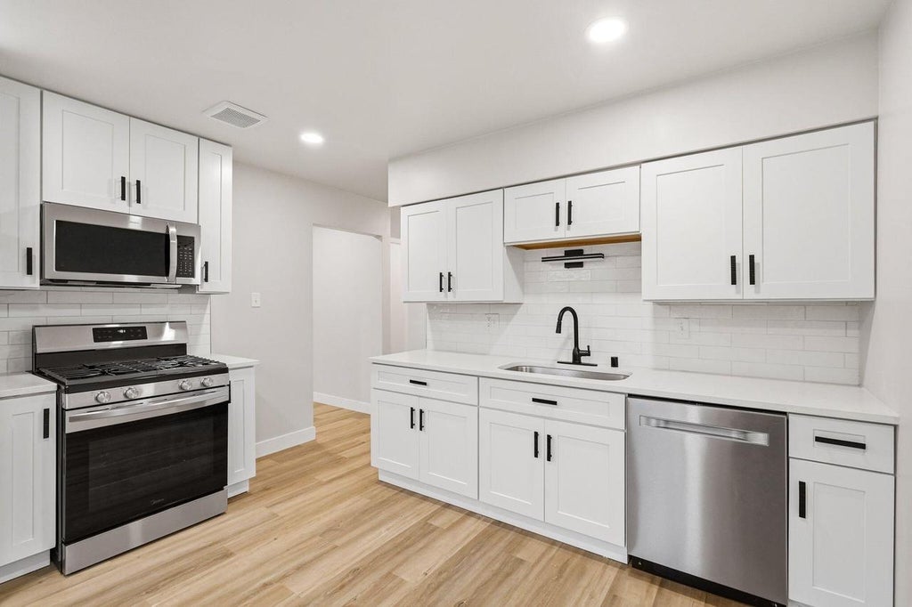 Photo of 3850 S 53rd STREET, Milwaukee, WI 53220 (MLS # 1983283)
