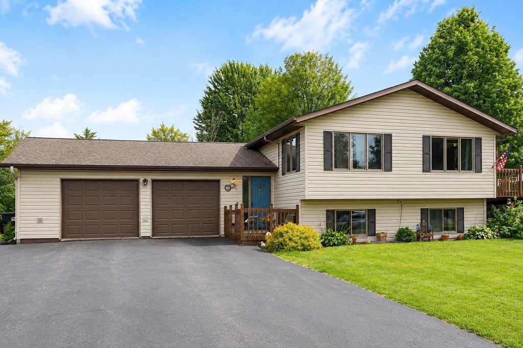 Photo of 194 N 5th STREET, Dorchester, WI 54425 (MLS # 22604313)