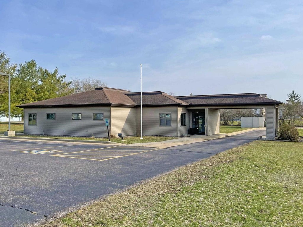 Photo of 102 GILLETTE STREET, Pardeeville, WI 53954 (MLS # 2035281)