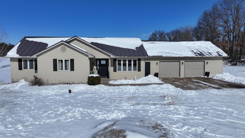 Photo of 7596 Merryland DRIVE, Rosholt, WI 54473 (MLS # 22600895)