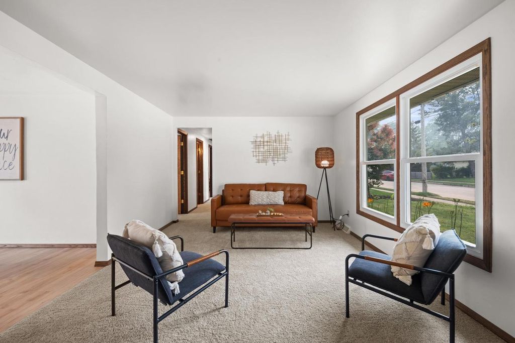Photo of 224 S Telulah AVENUE, Appleton, WI 54915 (MLS # 50329228)