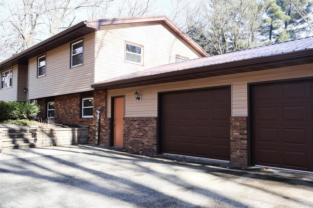 Photo of 2594 N Oak Ridge ROAD, Brodhead, WI 53520 (MLS # 2018282)