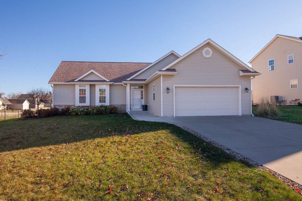 Photo of 167 N Wild Flower LANE, Elkhorn, WI 53121 (MLS # 1943445)