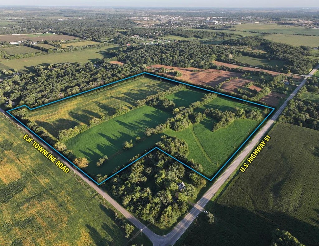 Photo of 55.58 M/L Acres EJF Townline Road, Janesville, WI 53545 (MLS # 2032096)