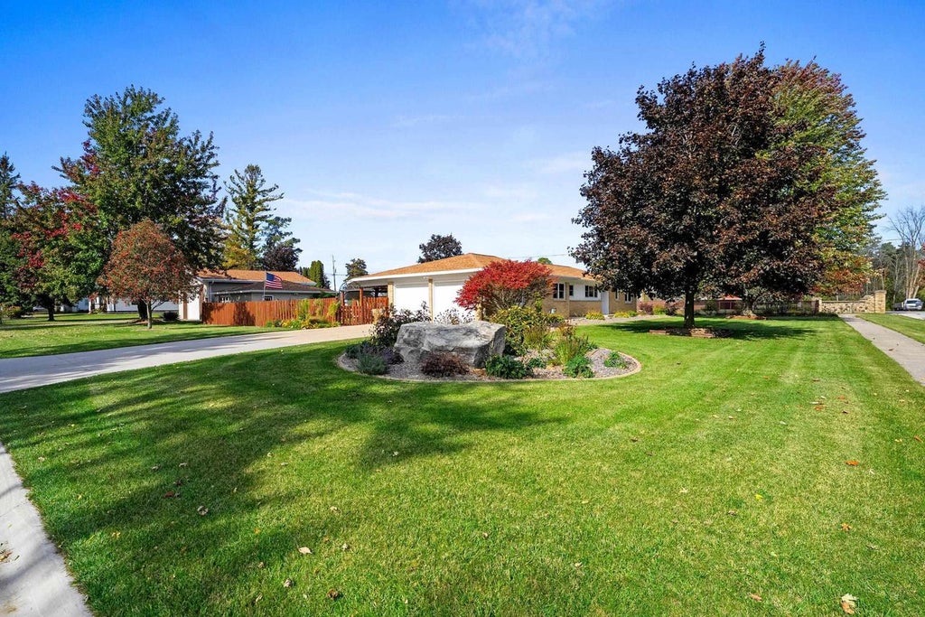 Photo of 213 Main STREET, Pulaski, WI 54162 (MLS # 50333949)