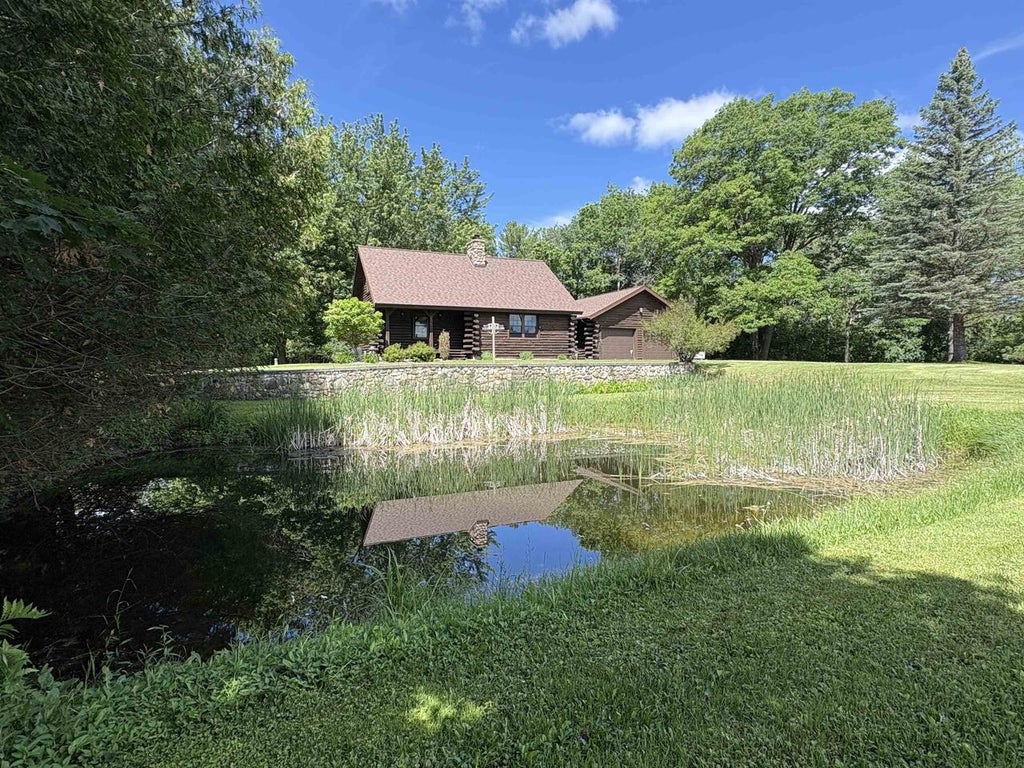 Photo of 5423 County Road P, Gillett, WI 54124 (MLS # 50334464)
