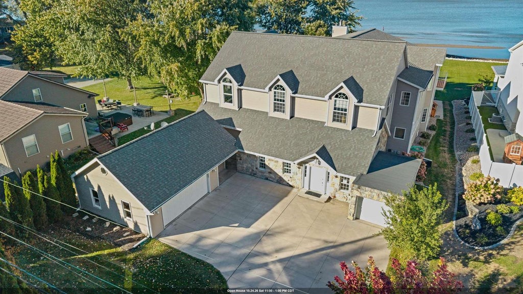 Photo of 2249 Lakeside PLACE, Green Bay, WI 54302 (MLS # 50334631)