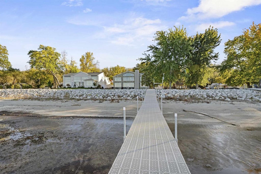 Photo of 2249 Lakeside PLACE, Green Bay, WI 54302 (MLS # 50334631)