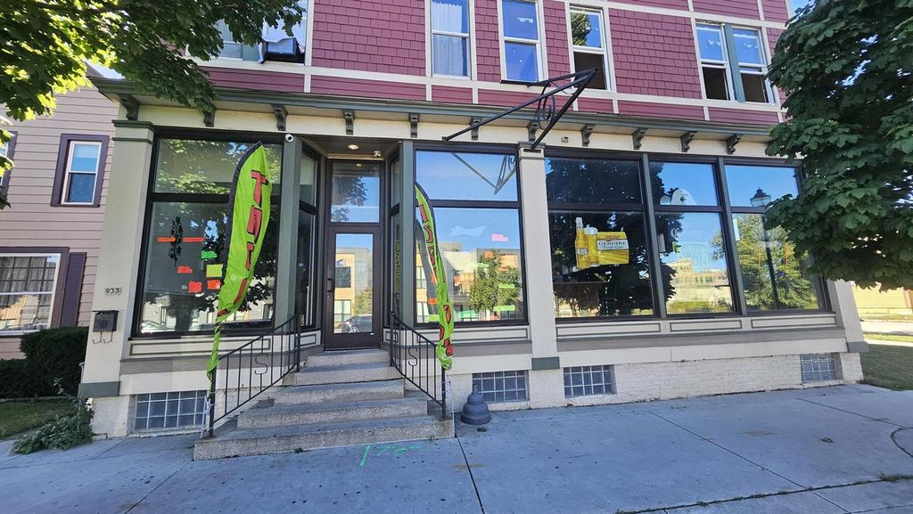 Photo of 933 Indiana AVENUE #1105 A S 10th St, Sheboygan, WI 53081 (MLS # 1940044)