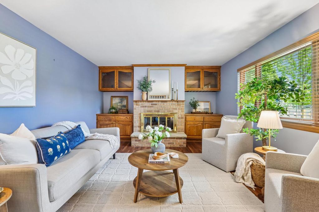Photo of W178N9754 Riversbend CIRCLE, Germantown, WI 53022 (MLS # 1964065)