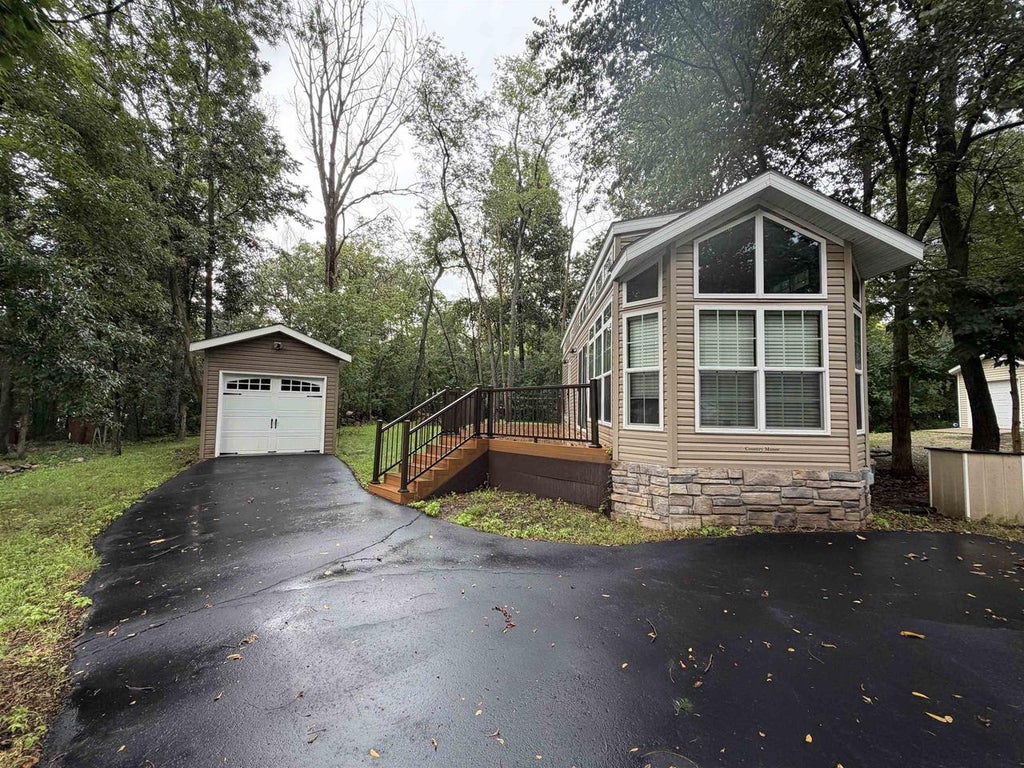 Photo of 272 Oak LANE, Edgerton, WI 53534 (MLS # 2031346)