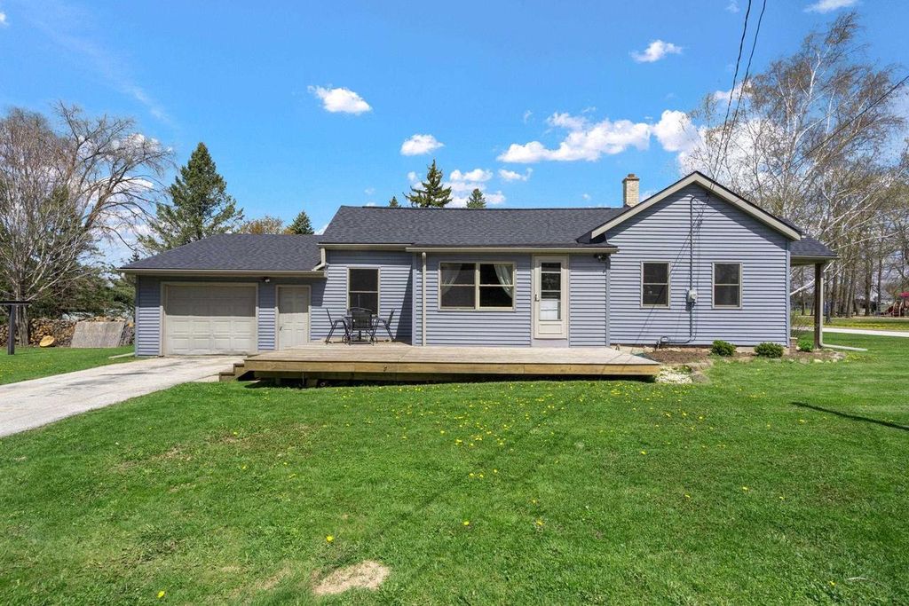 Photo of 404 N Swift STREET, Glenbeulah, WI 53023 (MLS # 50324941)