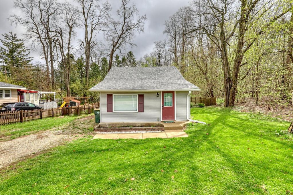 Photo of 1006 Wilmot AVENUE, Twin Lakes, WI 53181 (MLS # 1958476)