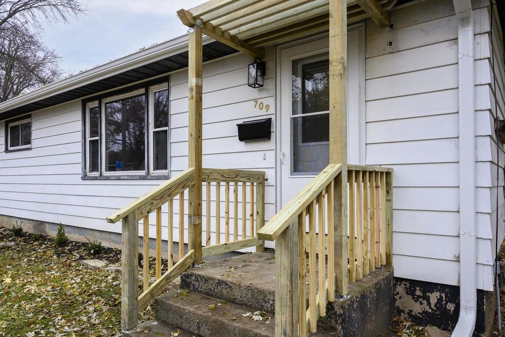 Photo of 709 Dempsey ROAD, Madison, WI 53714 (MLS # 2012495)