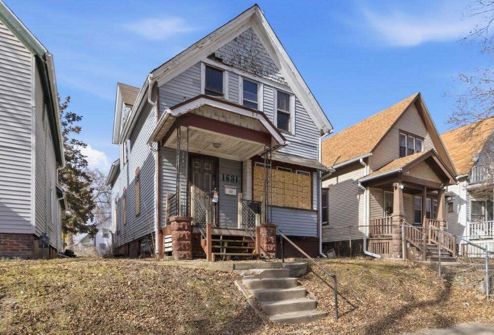 Photo of 1631 N 28th STREET #1631A, Milwaukee, WI 53208 (MLS # 1952885)
