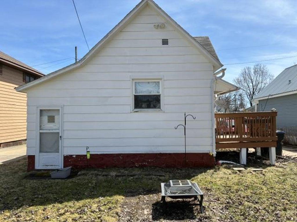 Photo of 804 S Peach AVENUE, Marshfield, WI 54449 (MLS # 22601462)