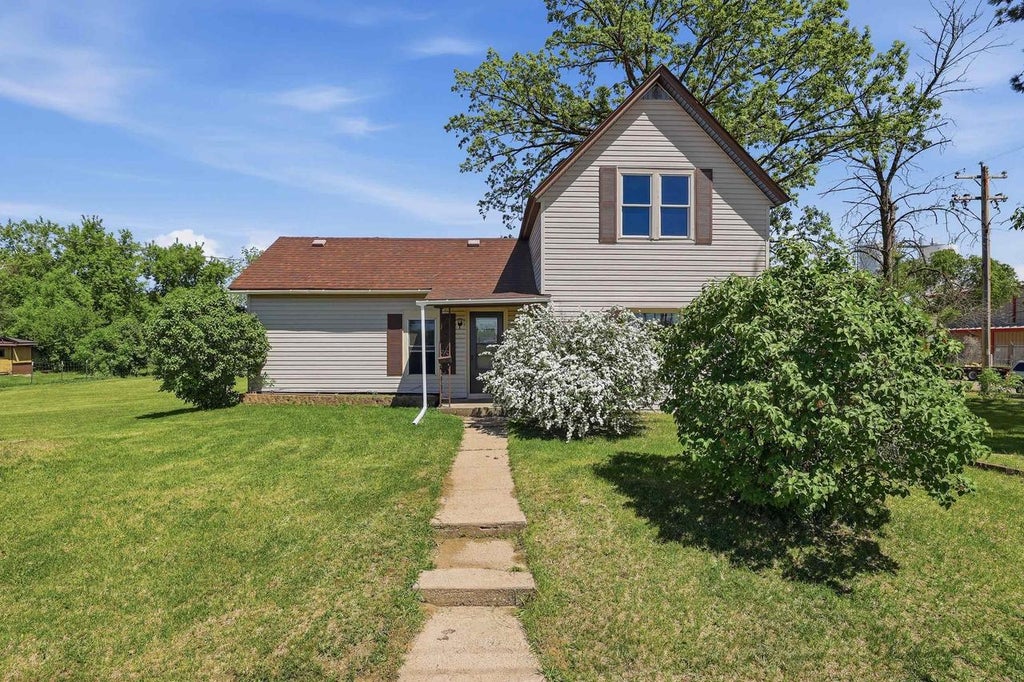 Photo of 2341 Illinois AVENUE, Stevens Point, WI 54481 (MLS # 22602400)