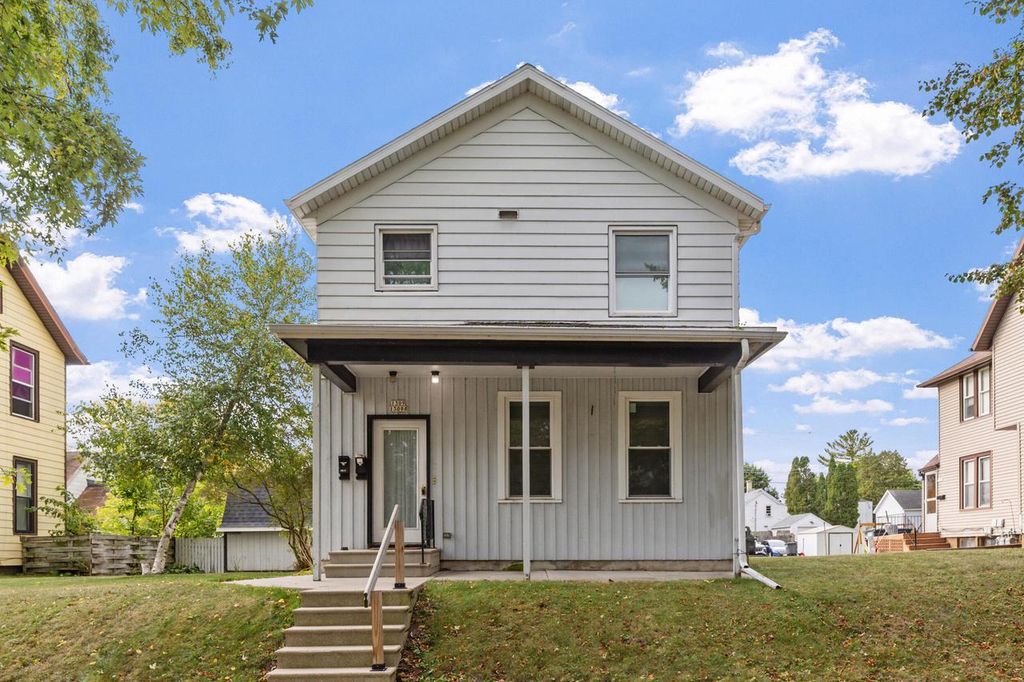 Photo of 1309 Jefferson AVENUE, Sheboygan, WI 53081 (MLS # 1938262)