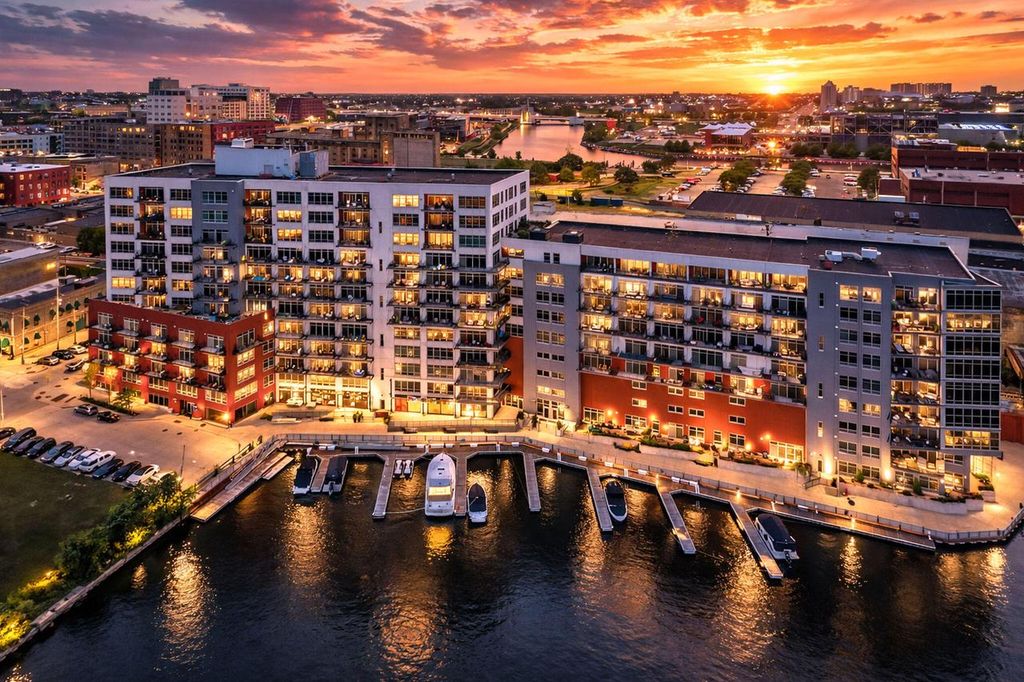 Photo of 106 W Seeboth STREET #820, Milwaukee, WI 53204 (MLS # 1952020)