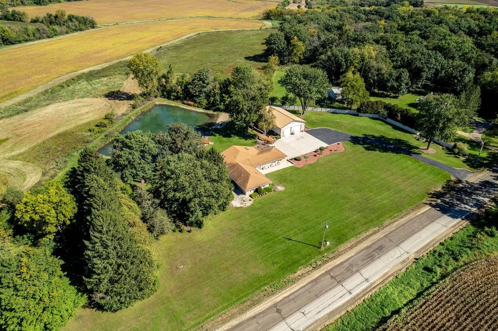 Photo of 6923 S State Road 213 ROAD, Beloit, WI 53511 (MLS # 2034677)