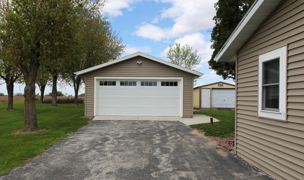Photo of W616 County Rd S RD, Kaukauna, WI 54130 (MLS # 50325237)