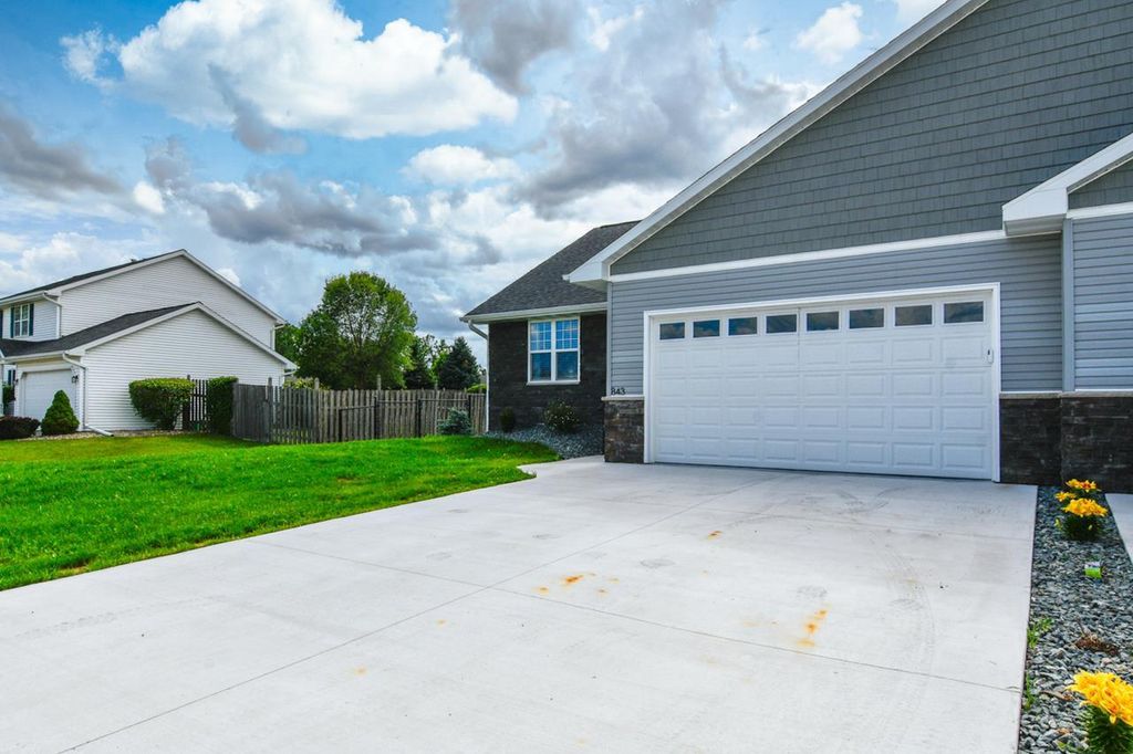 Photo of 843 Red Hawk DRIVE, Pulaski, WI 54162 (MLS # 50315535)