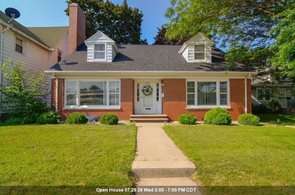 Photo of 1452 University AVENUE, Green Bay, WI 54302 (MLS # 50329831)