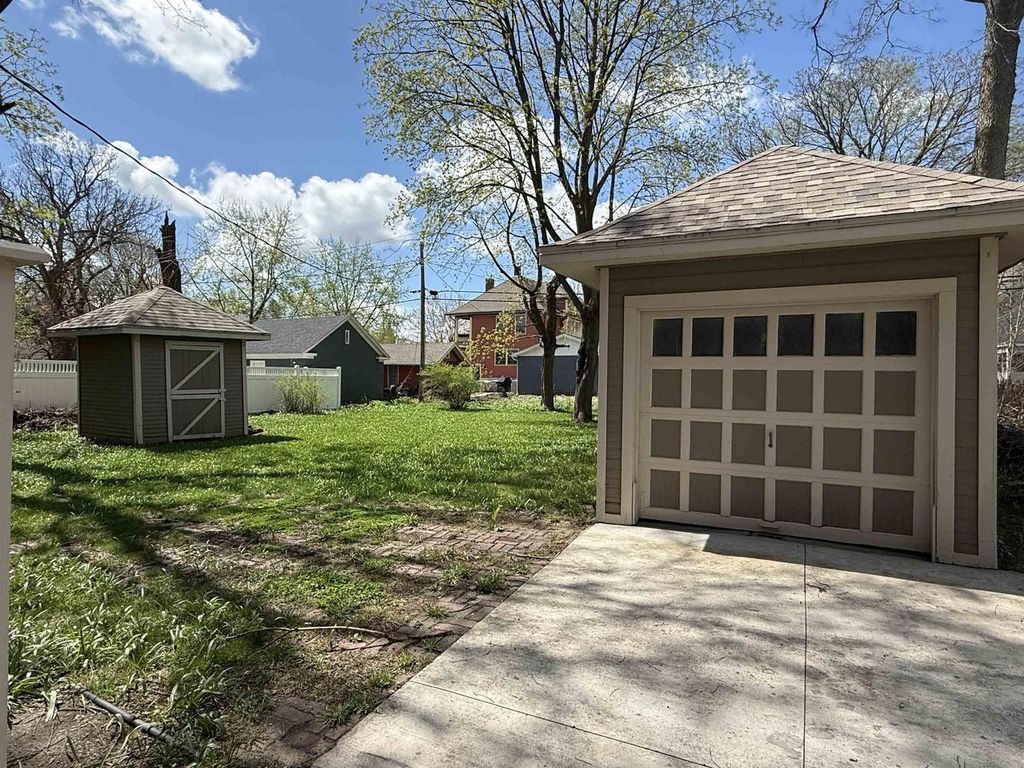 Photo of 808 Park AVENUE, Beloit, WI 53511 (MLS # 2016120)