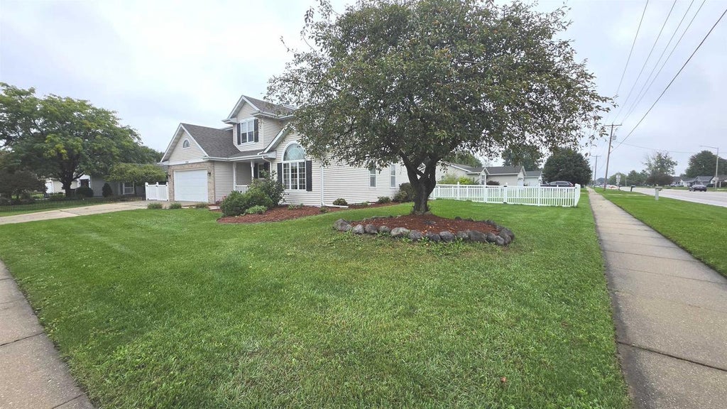 Photo of 1304 N Wuthering Hills DRIVE, Janesville, WI 53546 (MLS # 2033758)