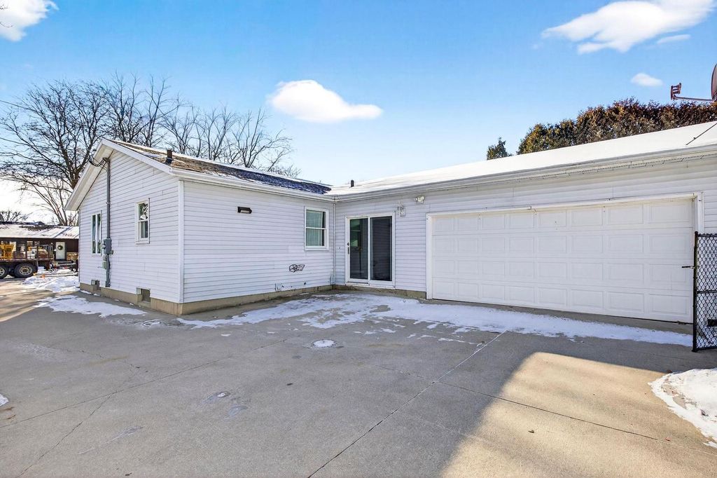 Photo of 916 Charles STREET, Little Chute, WI 54140 (MLS # 50320502)