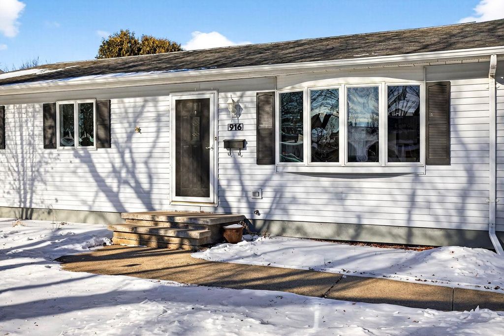 Photo of 916 Charles STREET, Little Chute, WI 54140 (MLS # 50320502)
