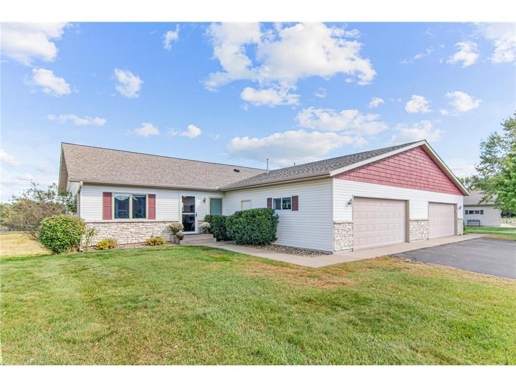 Photo of 1016 W Ridge COURT, New Richmond, WI 54017 (MLS # 7013107)