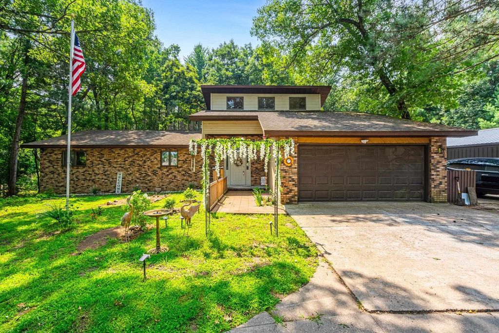 Photo of W4609 S Pearl Lake ROAD, Redgranite, WI 54970 (MLS # 50324738)