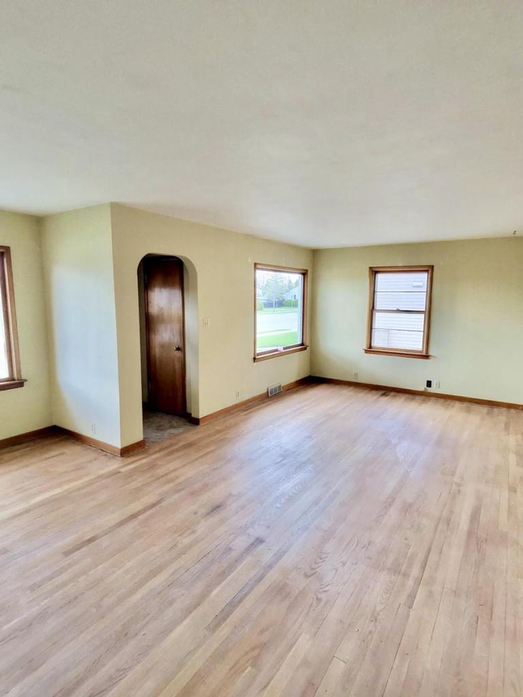 Photo of 2607 Lincoln AVENUE, Two Rivers, WI 54241 (MLS # 1960520)