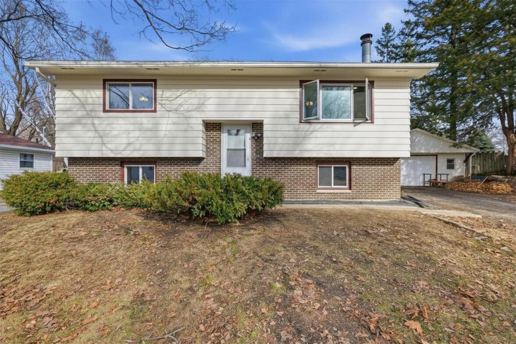 Photo of 809 Bewick DRIVE, Madison, WI 53714 (MLS # 2018462)