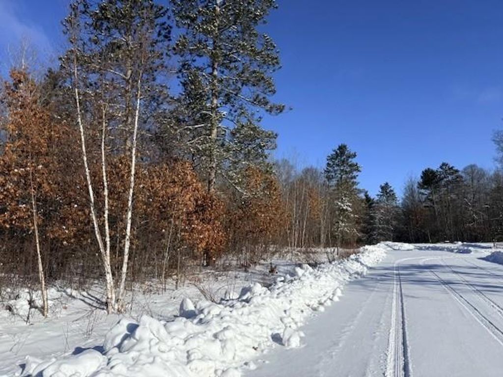 Photo of 1608 Pineview LANE, Tomahawk, WI 54487 (MLS # 22600189)