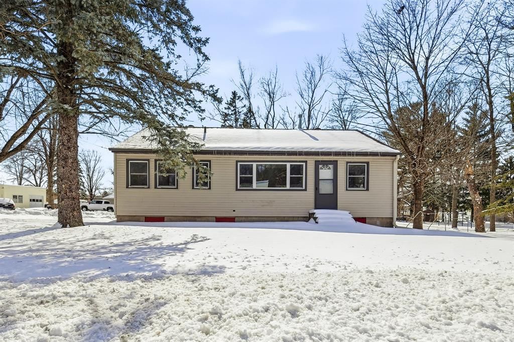 Photo of 827 Truax BOULEVARD, Eau Claire, WI 54703 (MLS # 1599055)