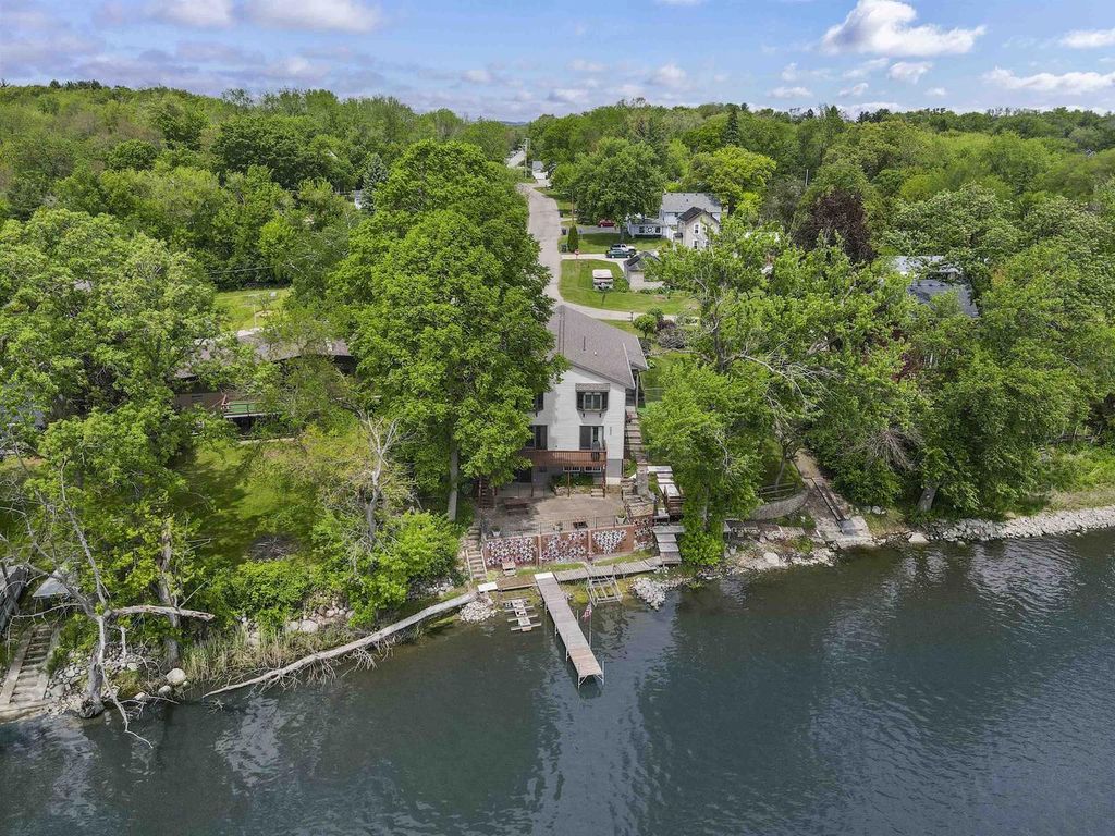Photo of 1300 E Mound DRIVE, Edgerton, WI 53534 (MLS # 2023899)