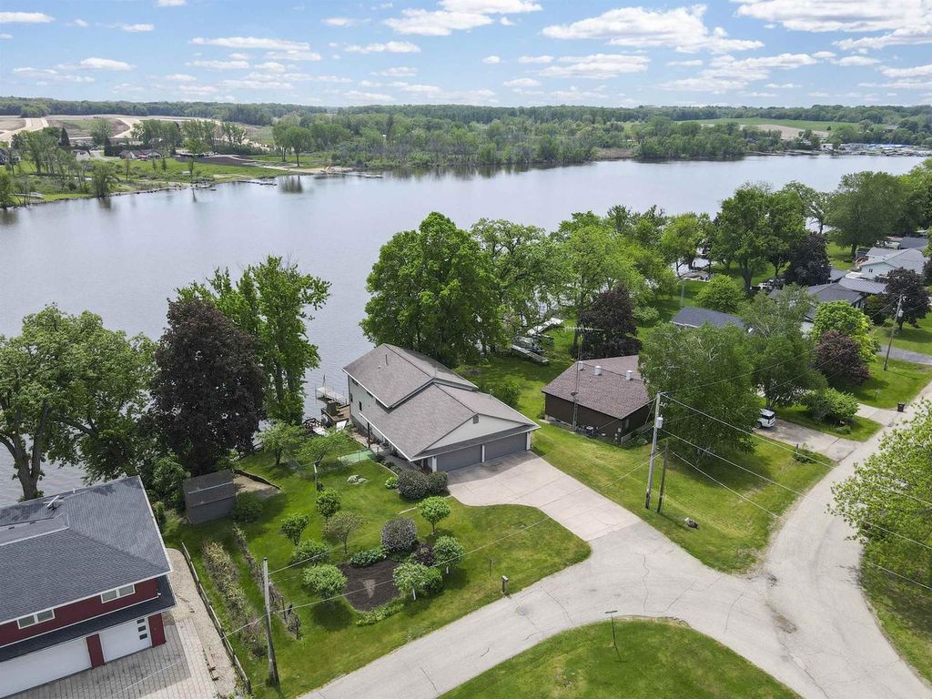 Photo of 1300 E Mound DRIVE, Edgerton, WI 53534 (MLS # 2023899)