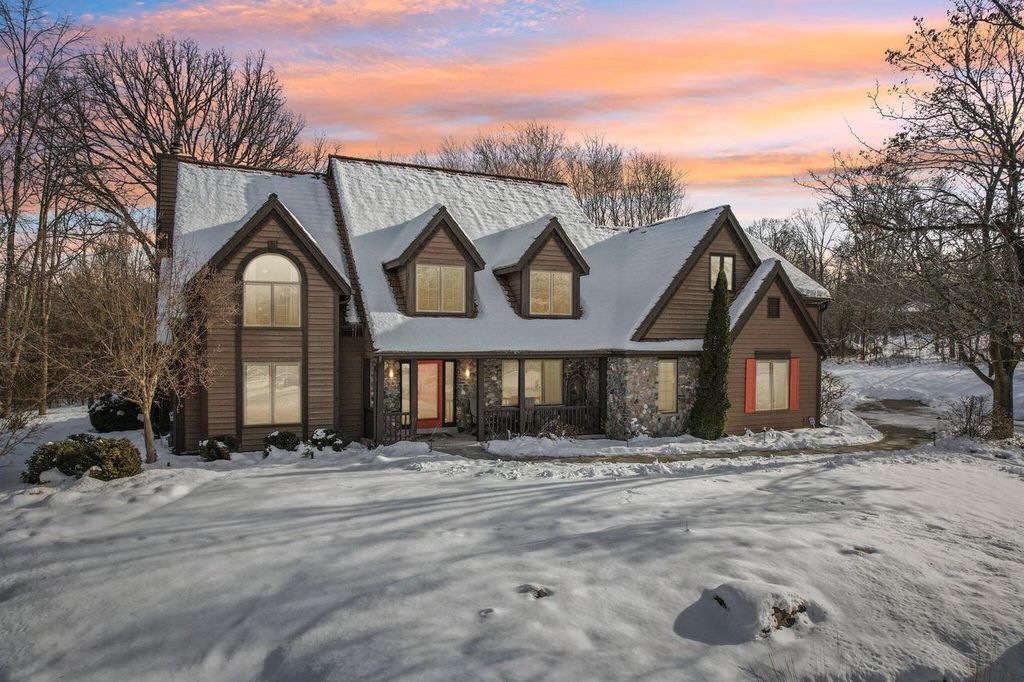 Photo of 14820 Clare-Bridge LANE, Brookfield, WI 53005 (MLS # 1945991)