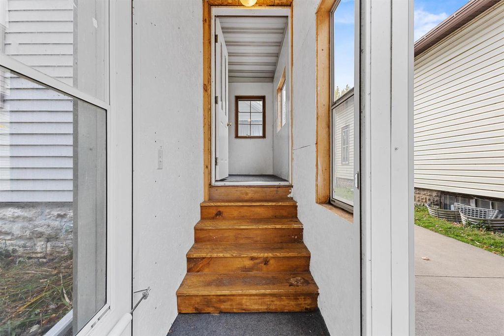 Photo of 819 Harney AVENUE, Oshkosh, WI 54901 (MLS # 50315149)