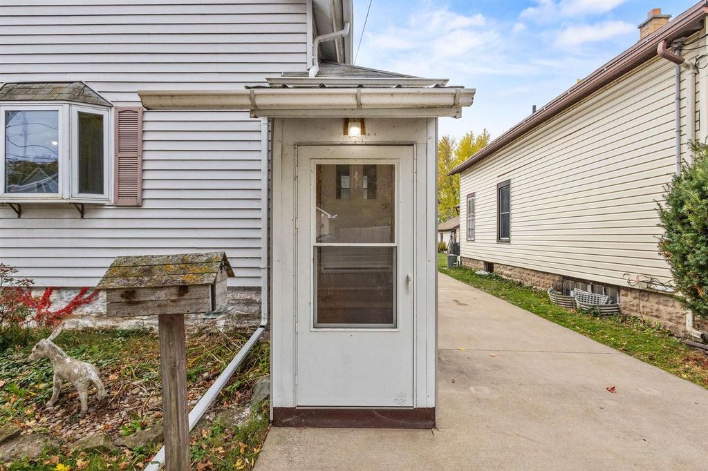 Photo of 819 Harney AVENUE, Oshkosh, WI 54901 (MLS # 50315149)
