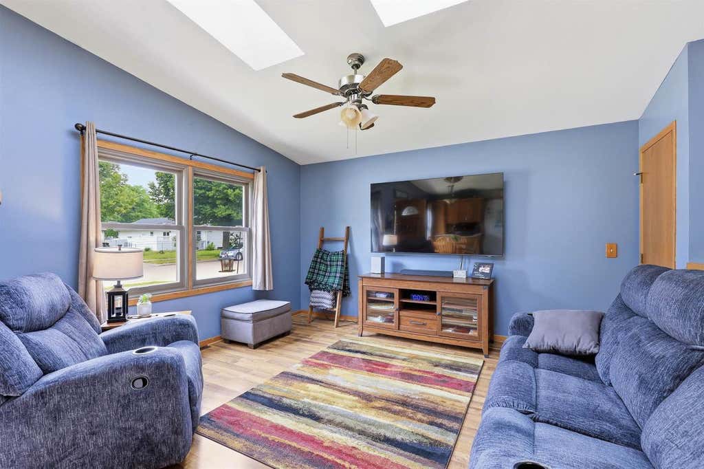 Photo of 217 E Mitchell AVENUE, Appleton, WI 54915 (MLS # 50330261)
