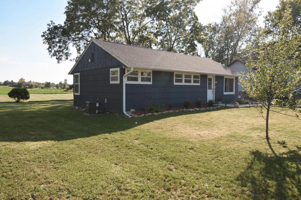 Photo of 1027 W Walworth AVENUE, Whitewater, WI 53190 (MLS # 1935261)