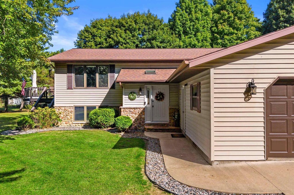 Photo of W7734 Buttercup LANE, Wautoma, WI 54982 (MLS # 50333178)