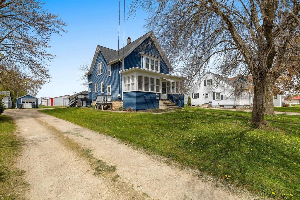 Photo of 531 N Main STREET, Seymour, WI 54165 (MLS # 50325227)