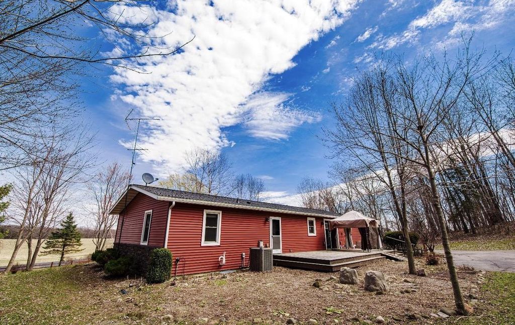 Photo of E11453 Bunker DRIVE, Baraboo, WI 53913 (MLS # 2020457)