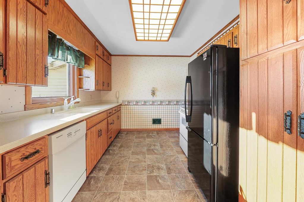 Photo of W6807 W Grove STREET, Fond Du Lac, WI 54937 (MLS # 50318944)